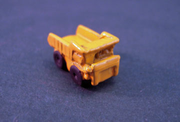 2900 1" scale yellow dump truck