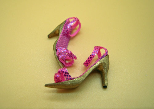 Falcon Fuchsia and Gold High Heel Shoes 1:12 scale Falcon Fuchsia and Gold High Heel Shoes 1:12 scale