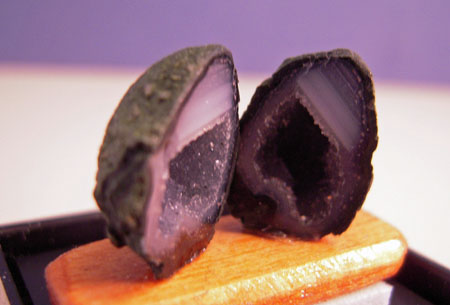 Artistic Florals Gray Geode 1:12 scale Artistic Florals Gray Geode 1:12 scale
