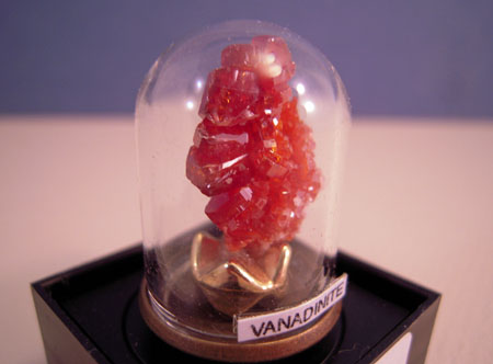 Artistic Florals Vanadinite Crystal Stone 1:12 scale Artistic Florals Vanadinite Crystal Stone 1:12 scale