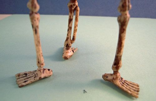 Three Legged Crickets Halloween Table 1:12 Scale Three Legged Crickets Halloween Table 1:12 Scale