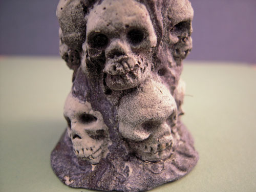 Base of the Skull Acrylic Top Halloween Table 1:12 Scale Base of the Skull Acrylic Top Halloween Table 1:12 Scale