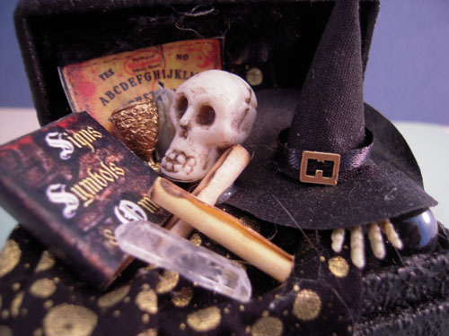 Filled Witch's Halloween Trunk 1:12 Scale Filled Witch's Halloween Trunk 1:12 Scale