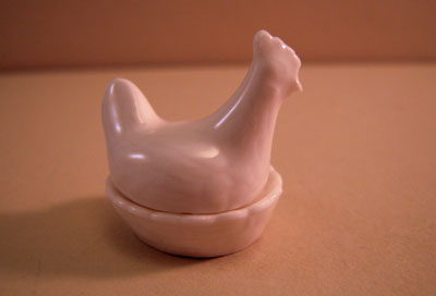 Falcon 1" scale miniature White Chicken Dish with Lid Falcon 1" scale miniature White Chicken Dish with Lid