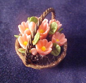 1/2" Scale Daisy in Baskeyt Miniature 5/8" Dia x3/4"H