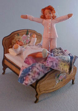 gd001b 1/2" dolly bed with dolls