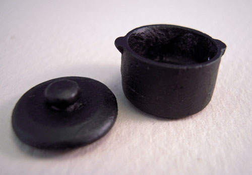 Bauder Pine Black Iron Cooking Pot 1:24 scale Bauder Pine Black Iron Cooking Pot 1:24 scale