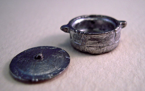Bauder Pine Small Silver Cooking Pot 1:24 scale Bauder Pine Small Silver Cooking Pot 1:24 scale
