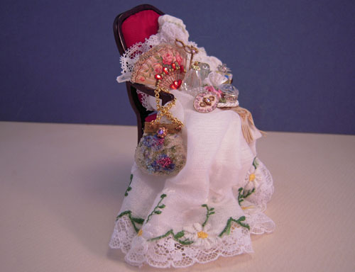 Loretta Kasza Filled Lady's Bedroom Chair 1:12 scale Loretta Kasza Filled Lady's Bedroom Chair 1:12 scale