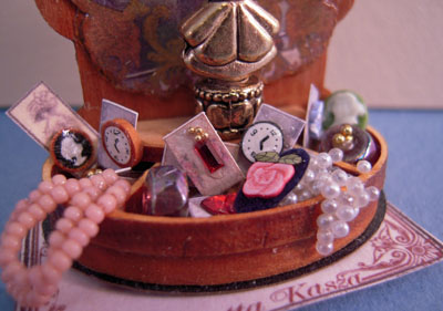 Loretta Kasza 1" Scale Wooden Jewelry Display