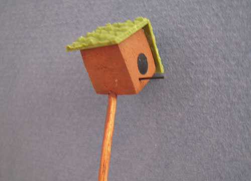 Hand Crafted Bird House On A Pole Dollhouse Miniatures 1:12 Scake