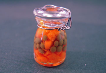 mm452 1" jar of peas and carrots