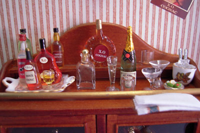 Reutter Porzellan Barschrank Deluxe Liquor Shelf Puppenstube 1:12 Art 1.715/5