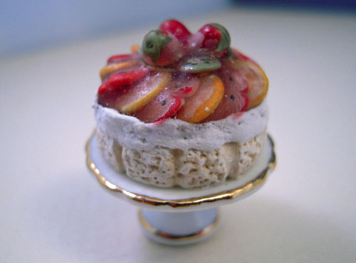 ESTATE SALE Reutter Porcelain Fruit Topped Cake 1:12 Scale ESTATE SALE Reutter Porcelain Fruit Topped Cake 1:12 Scale