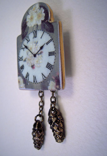 ESTATE SALE Porcelain Non Working Decorative Clock 1:12 Scale ESTATE SALE Porcelain Non Working Decorative Clock 1:12 Scale