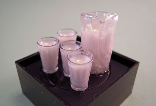 Filled Pitcher Of Milk With Filled Glasses 1:12 Scale