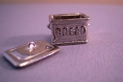 wmfp52 1/2" scale miniature bread bin wmfp52 1/2" scale miniature bread bin