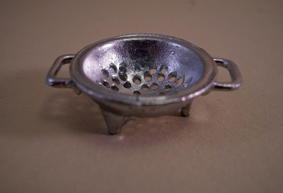 Island Crafts Silvertone Metal Collander 1:12 scale