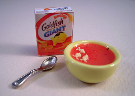 Bright deLights Tomato Soup, Crackers and Spoon 1:12