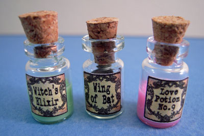 Bright deLights Set Of Three Filled Potion Jars 1:12 scale