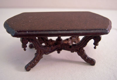 Bespaq Mahogany Vintage Fancy Victorian Carved Coffee Table 1:24 scale