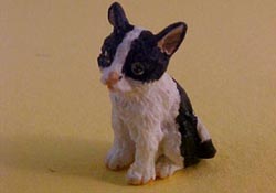 Dollhouse Miniatures 1:12 Scale Black And White Cat Sitting #IM65457 